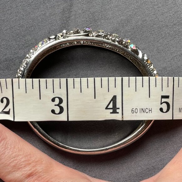 Vintage Aurora Borealis Rhinestone Filigree Hinged Bangle Bracelet - Picture 4 of 4